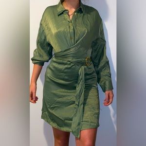 NEW WITH TAGS ‘Zara Belted Satin Front Twist Mini Dress Khaki Green’ size XS